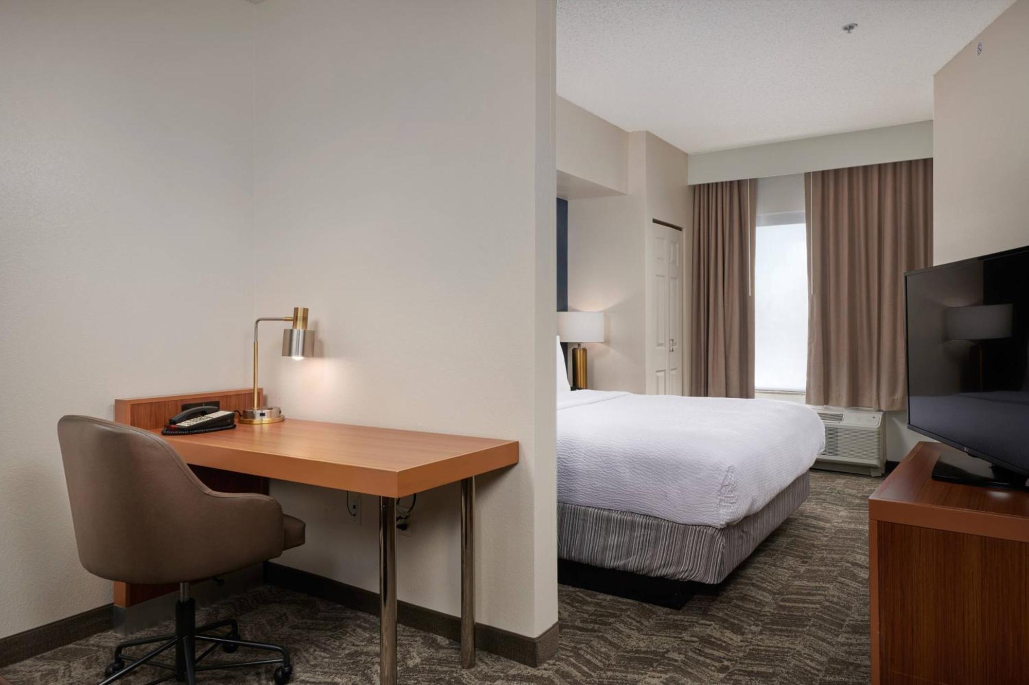 Springhill Suites By Marriott Baton Rouge North / Airport Екстериор снимка